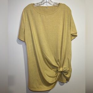 WOMEN’S FRONT KNOT MUSTARD COLOR T-SHIRT, SIZE 2X, NOT BRANDED
